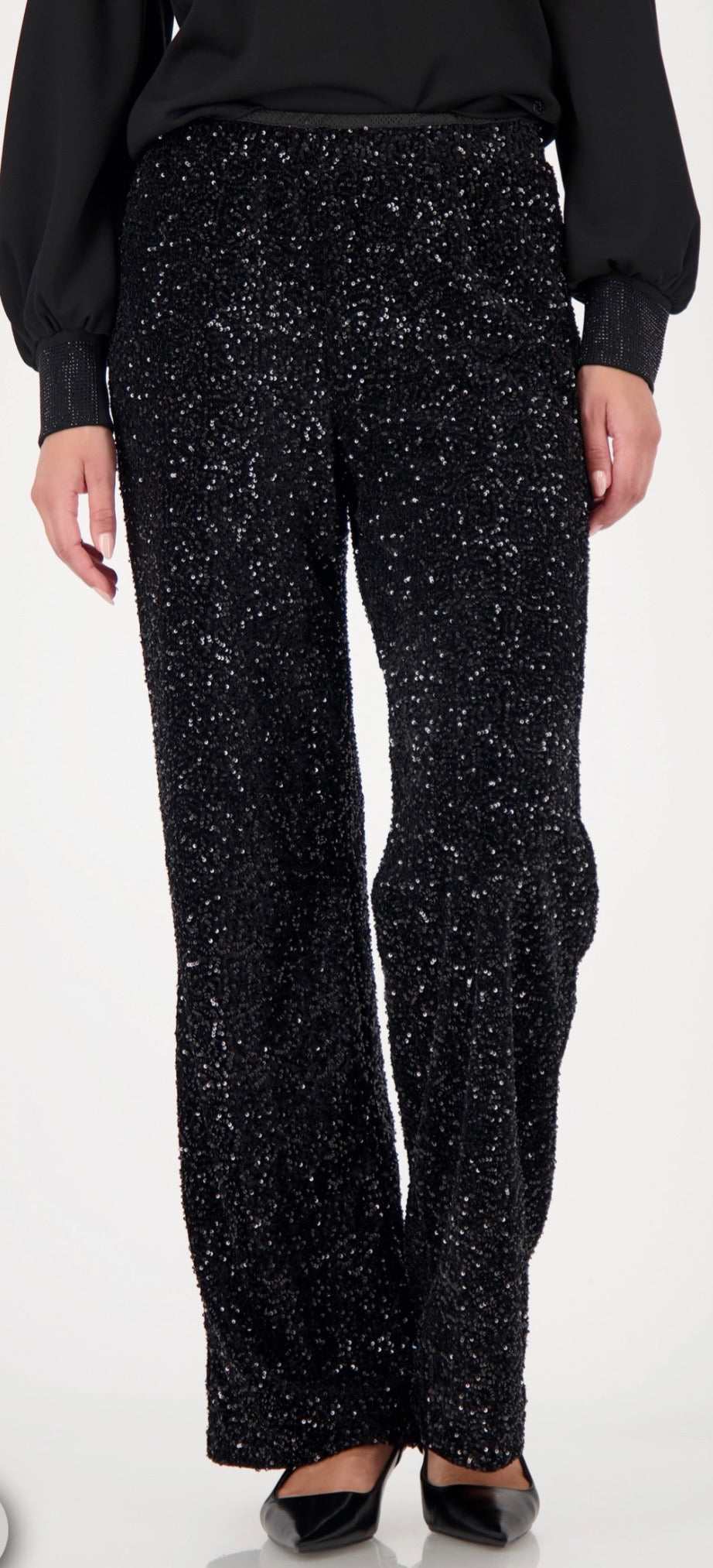 WIDE-LEG PANTS WITH SEQUINS
COLOR: Black