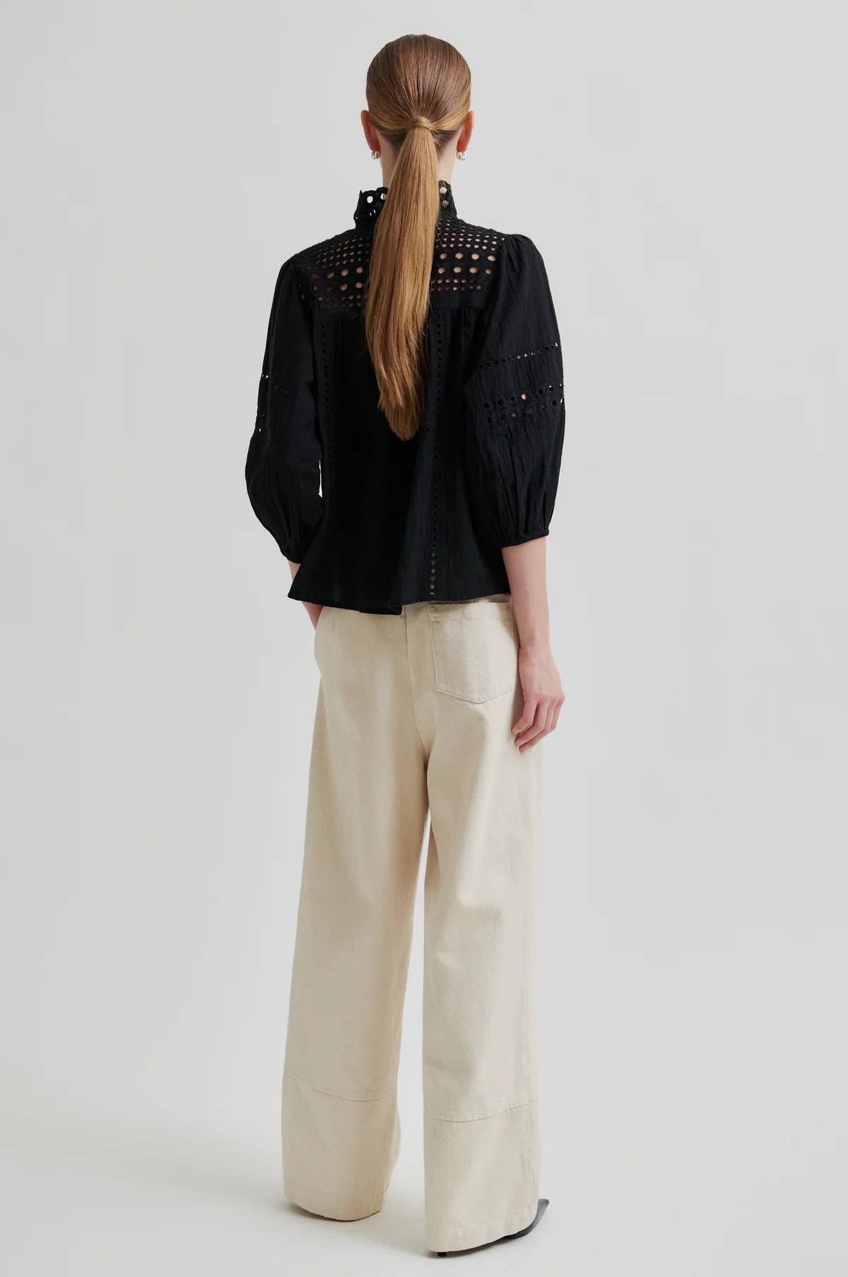 Brunie Blouse in black