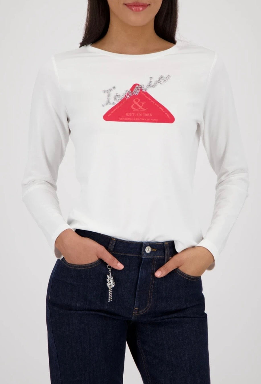 White round neck tee with red emblem