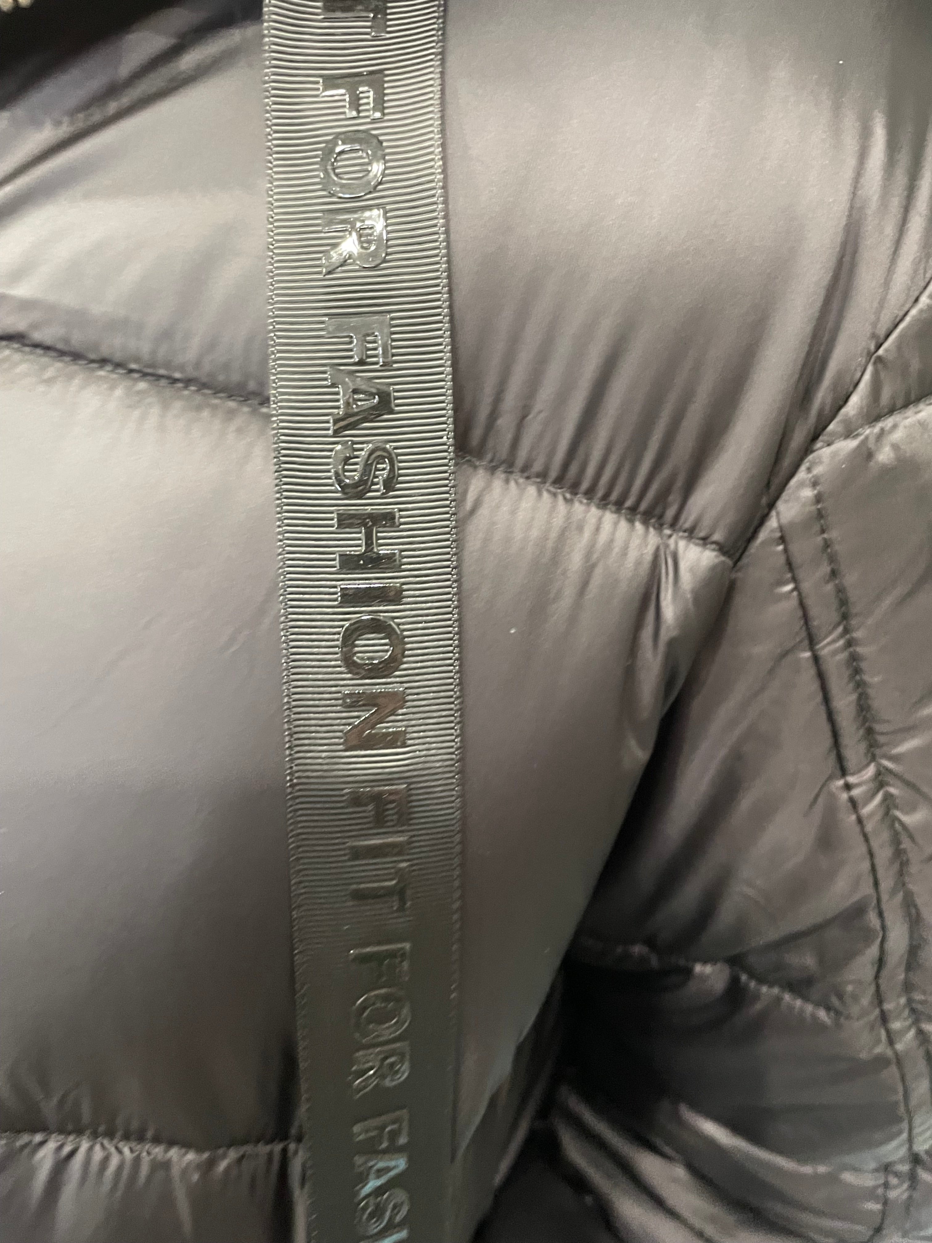 Puffer jacket with hood