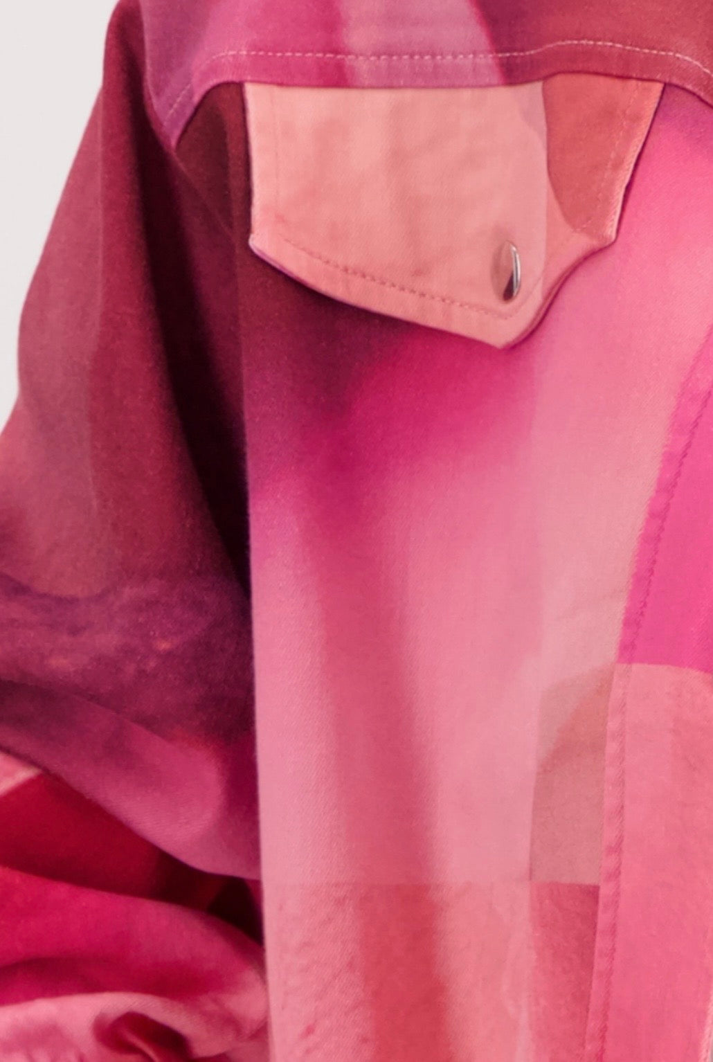 NEW JACKET WITH ALLOVER PATTERN
COLOR: Spring flower pattern