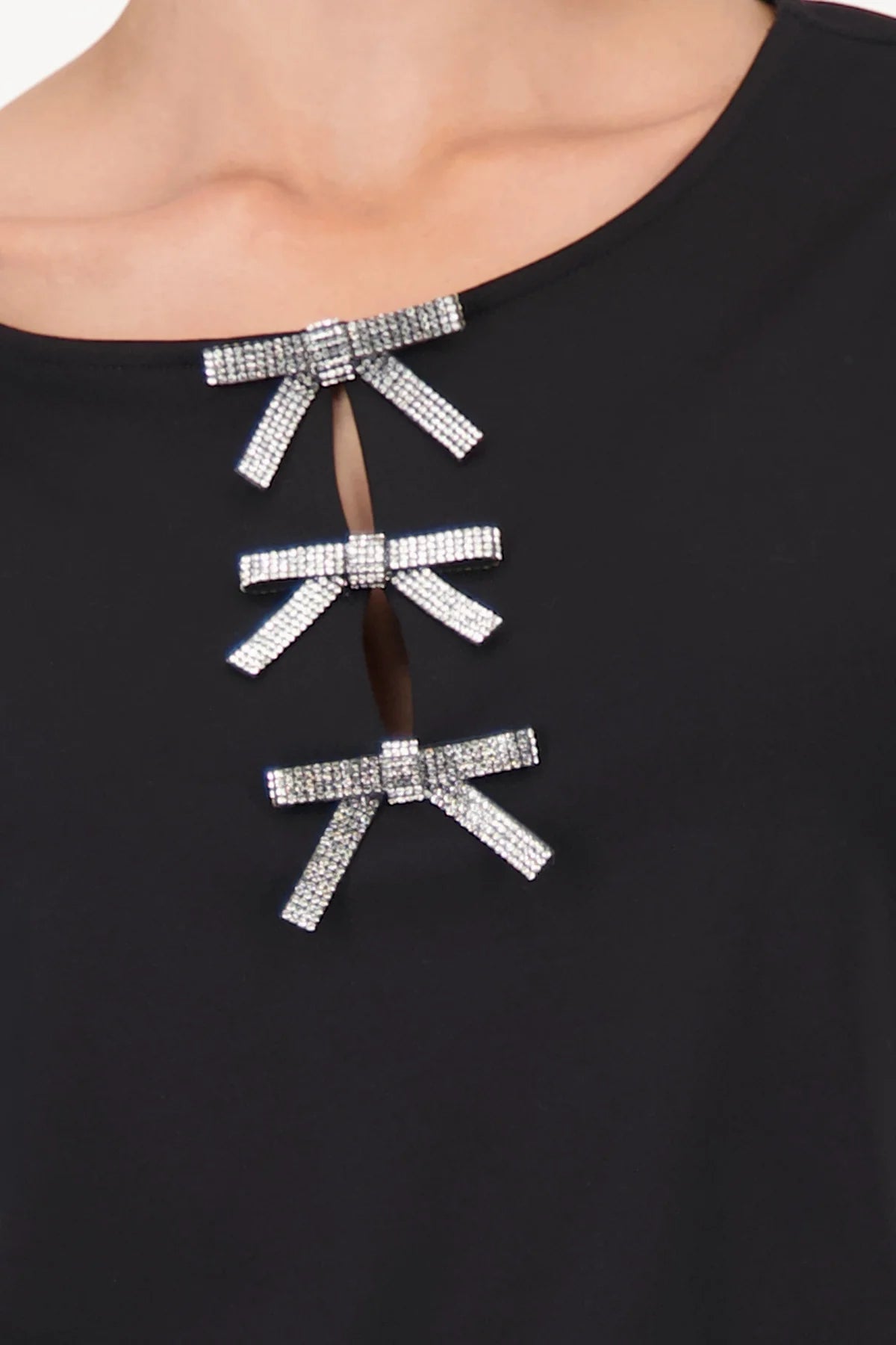 BOW DETAIL SHORT SLEEVE SWEATER - BLACK