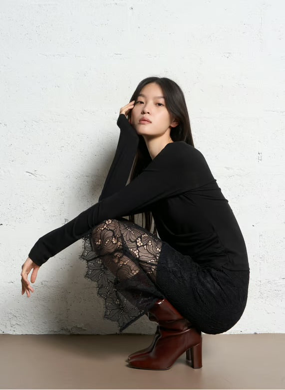 Suncoo
Fitted plain t-shirt with draping - Black – MIRKO