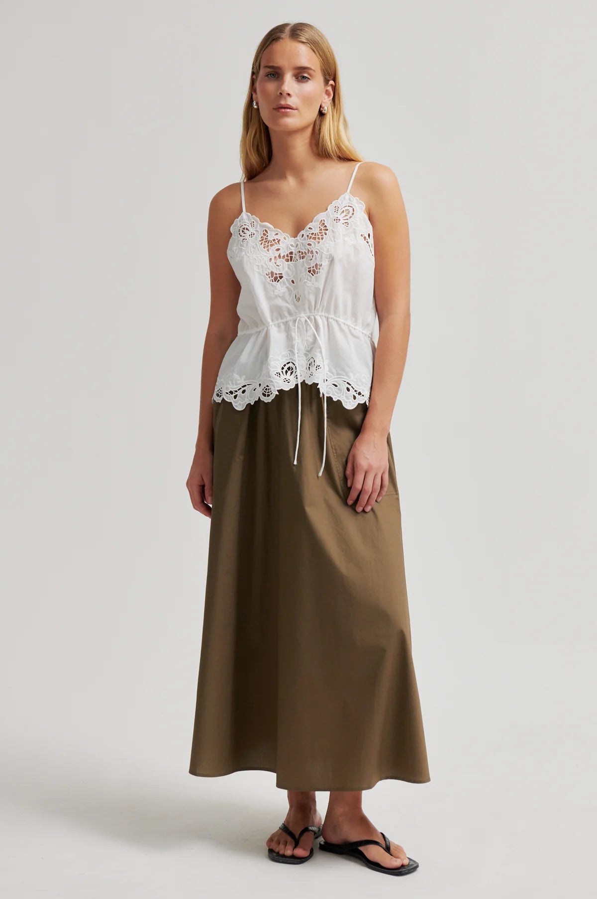 Alisa skirt in canteen