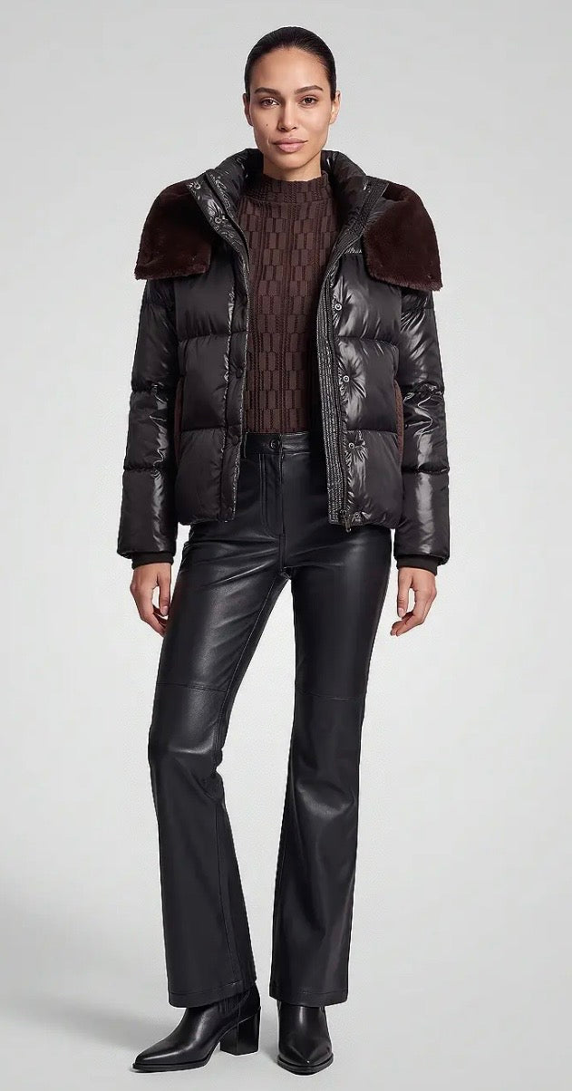 Hazelnut Puffer Jacket With Faux Fur

く