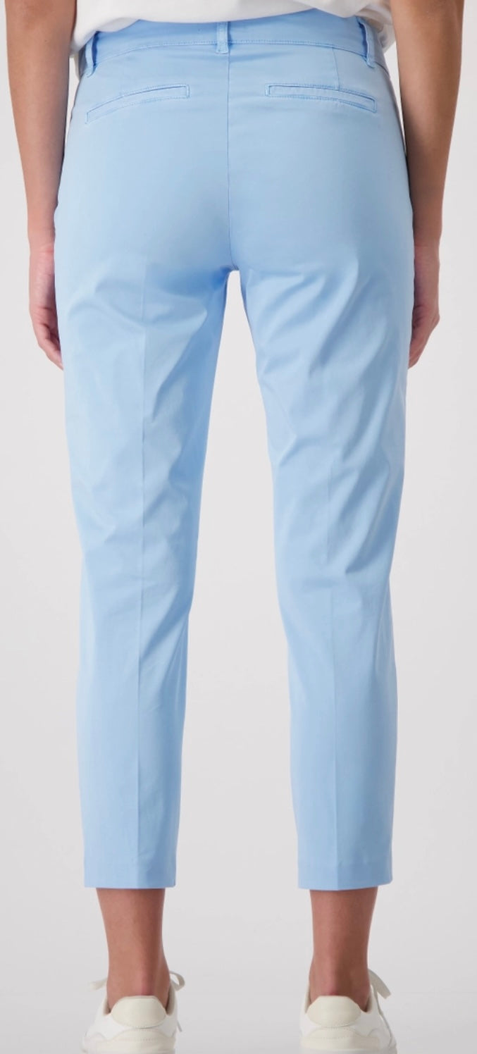 BUSINESS CHINOS
COLOR: Spring water