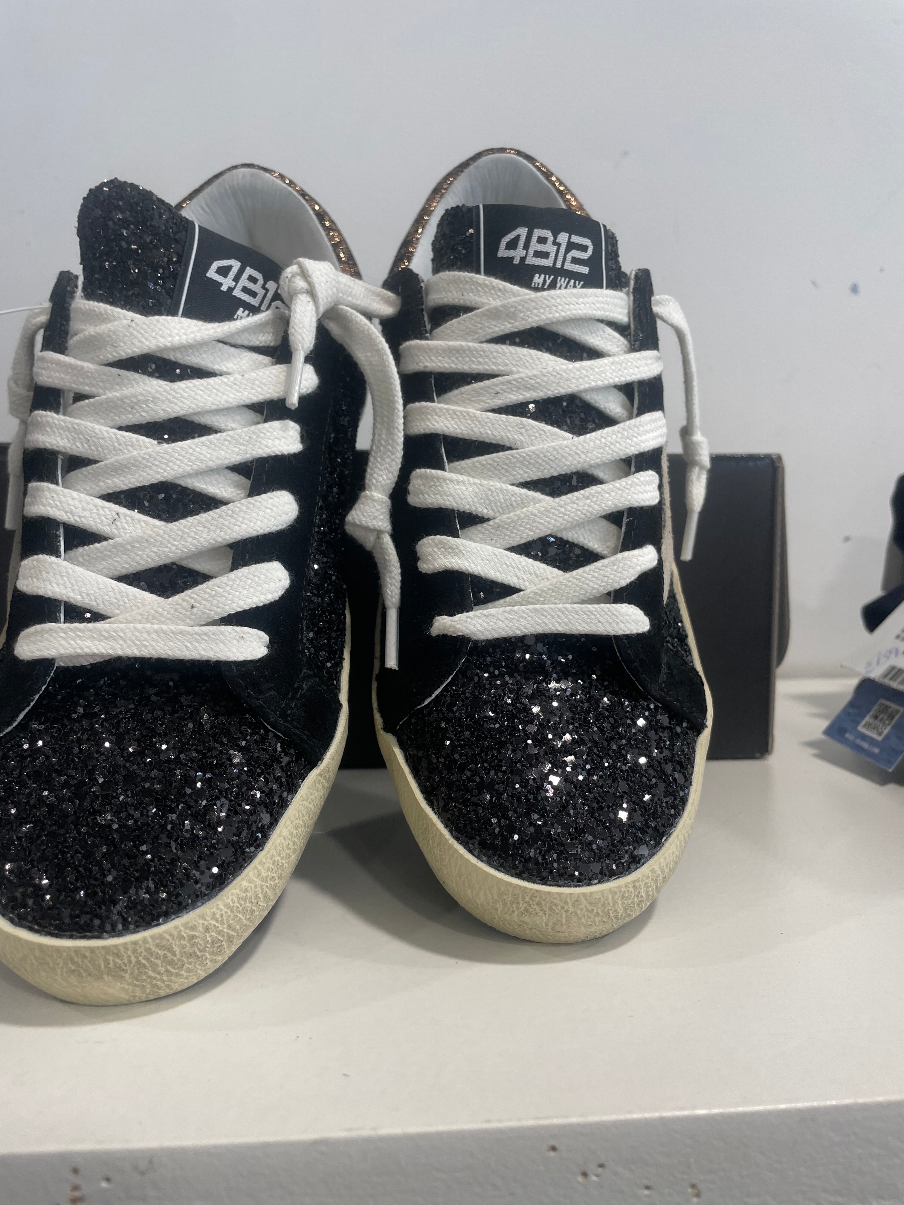 4B12 Black with bronze