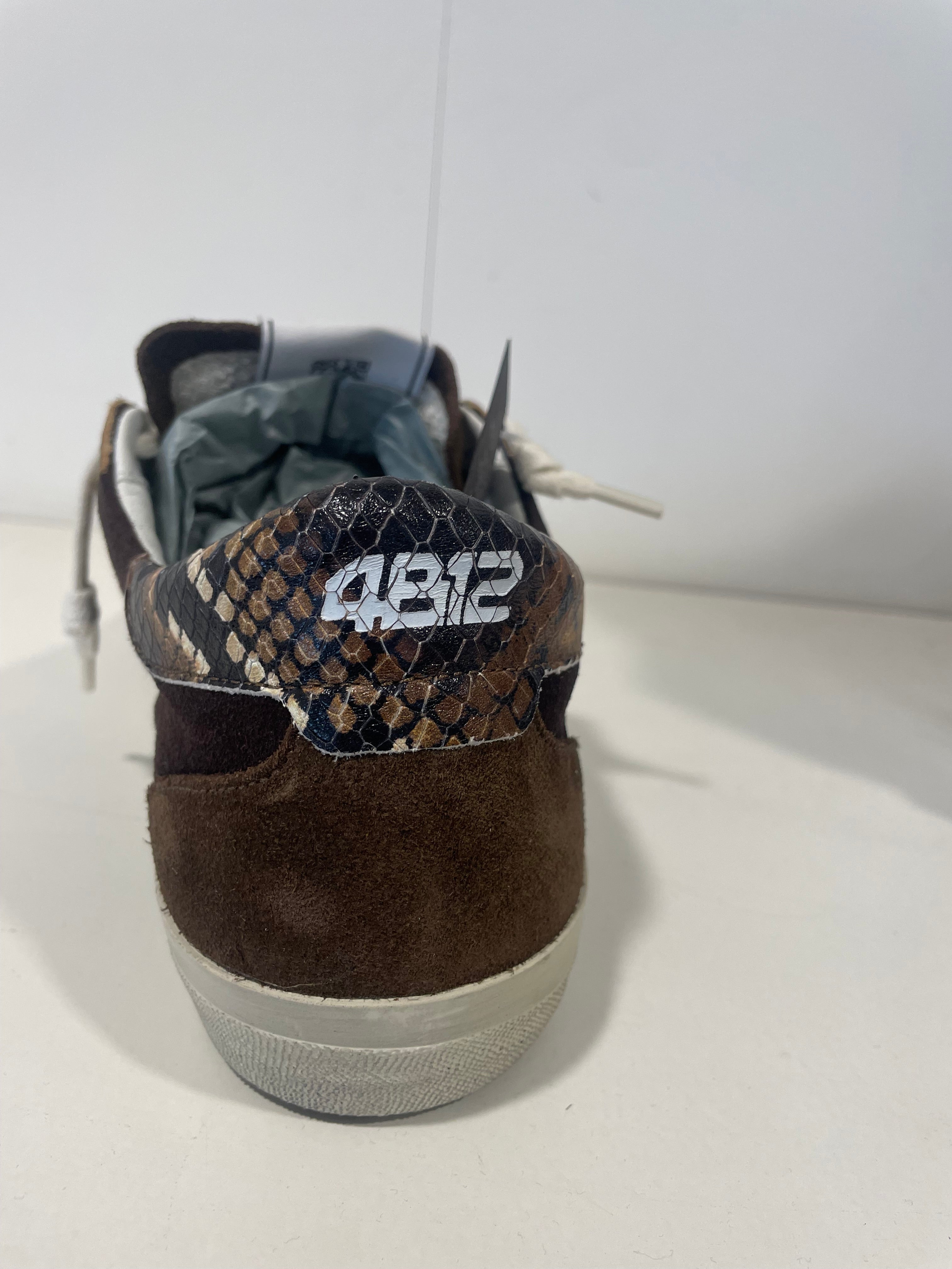 4B12 chocolate trainers