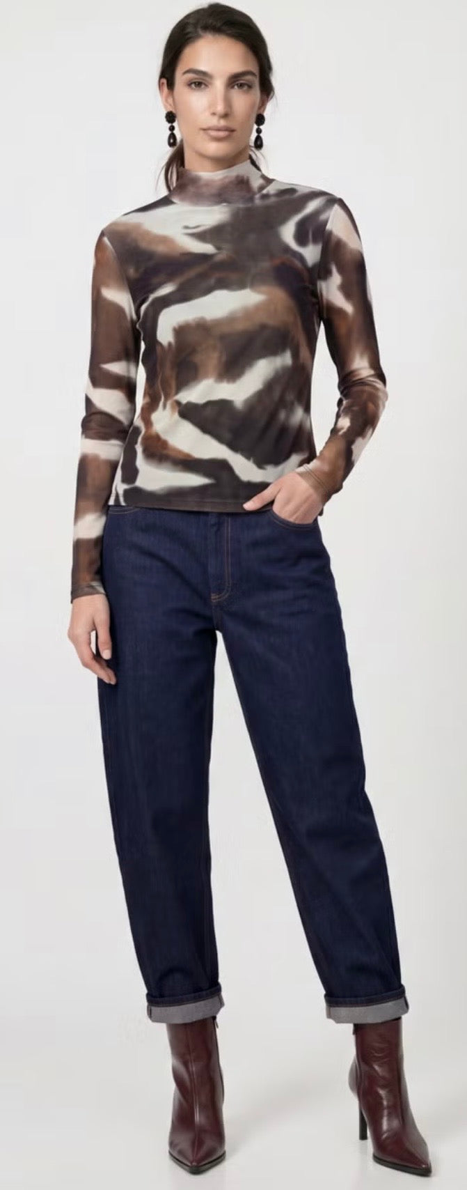 New LONG-SLEEVE SHIRT WITH TIE-DYE EFFECT
COLOR: Chocolate brown pattern