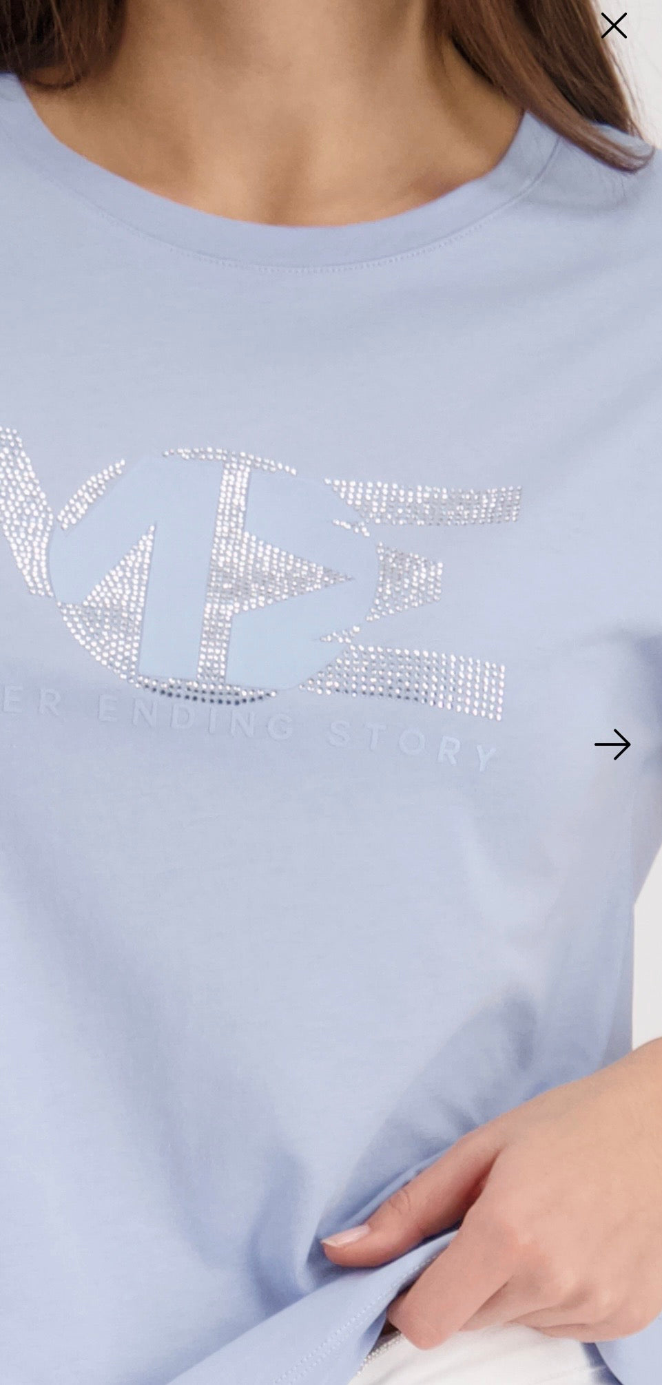 T-SHIRT WITH RHINESTONES
COLOR: Seaside