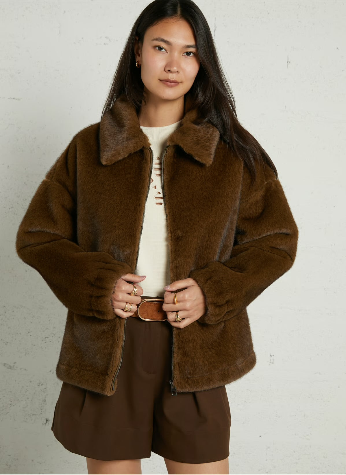 Eco-friendly
New
Suncoo
Faux fur coat - Khaki – DARLING