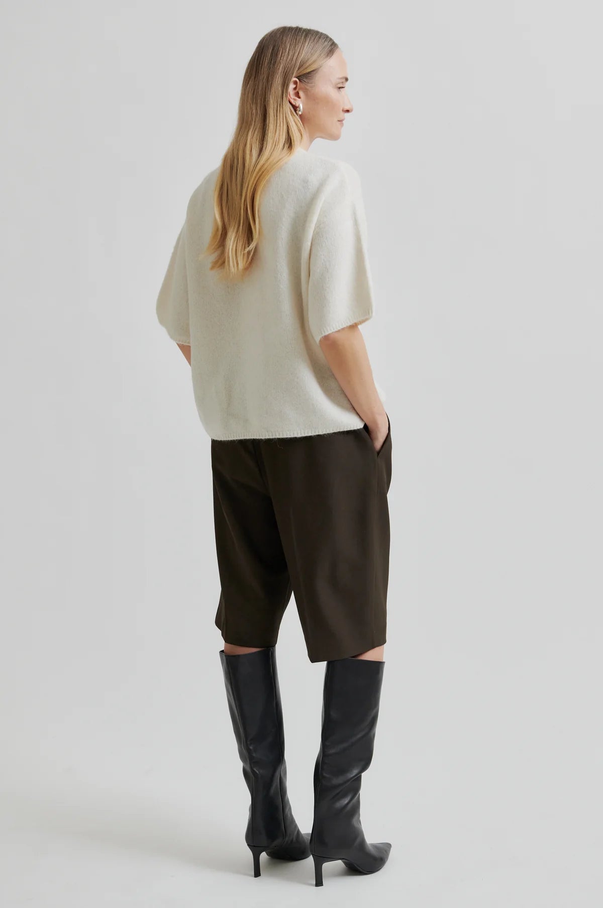 Wanda Knit O-Neck in dark chalk