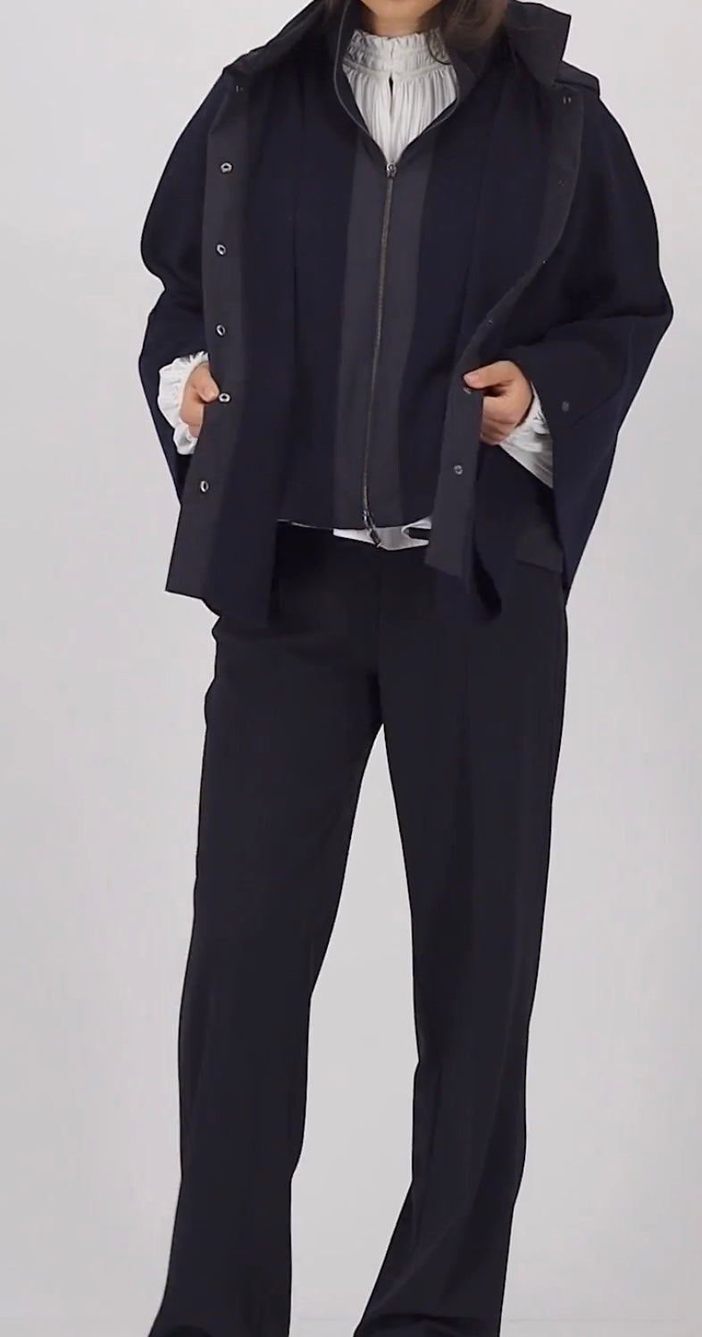 NEWDOUBLE-LAYERED CAPE WITH HOOD
COLOR: Night sky