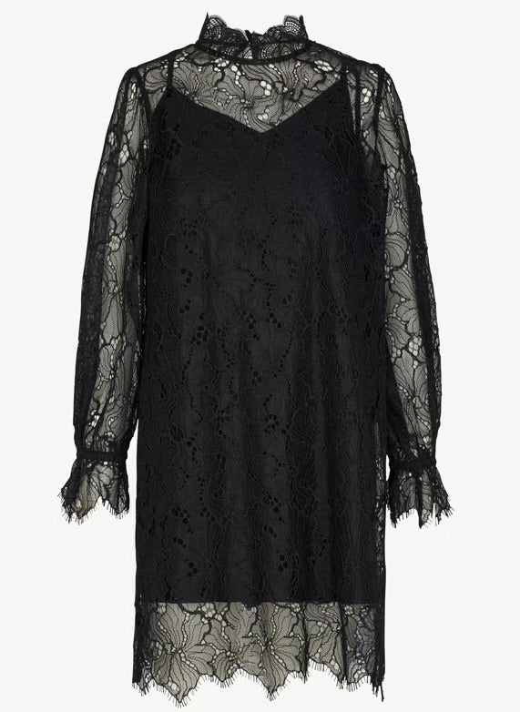 Eco-friendly
New
Suncoo
Lace dress - Black – CARA