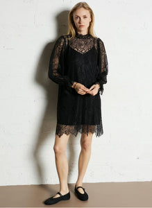 Eco-friendly
New
Suncoo
Lace dress - Black – CARA