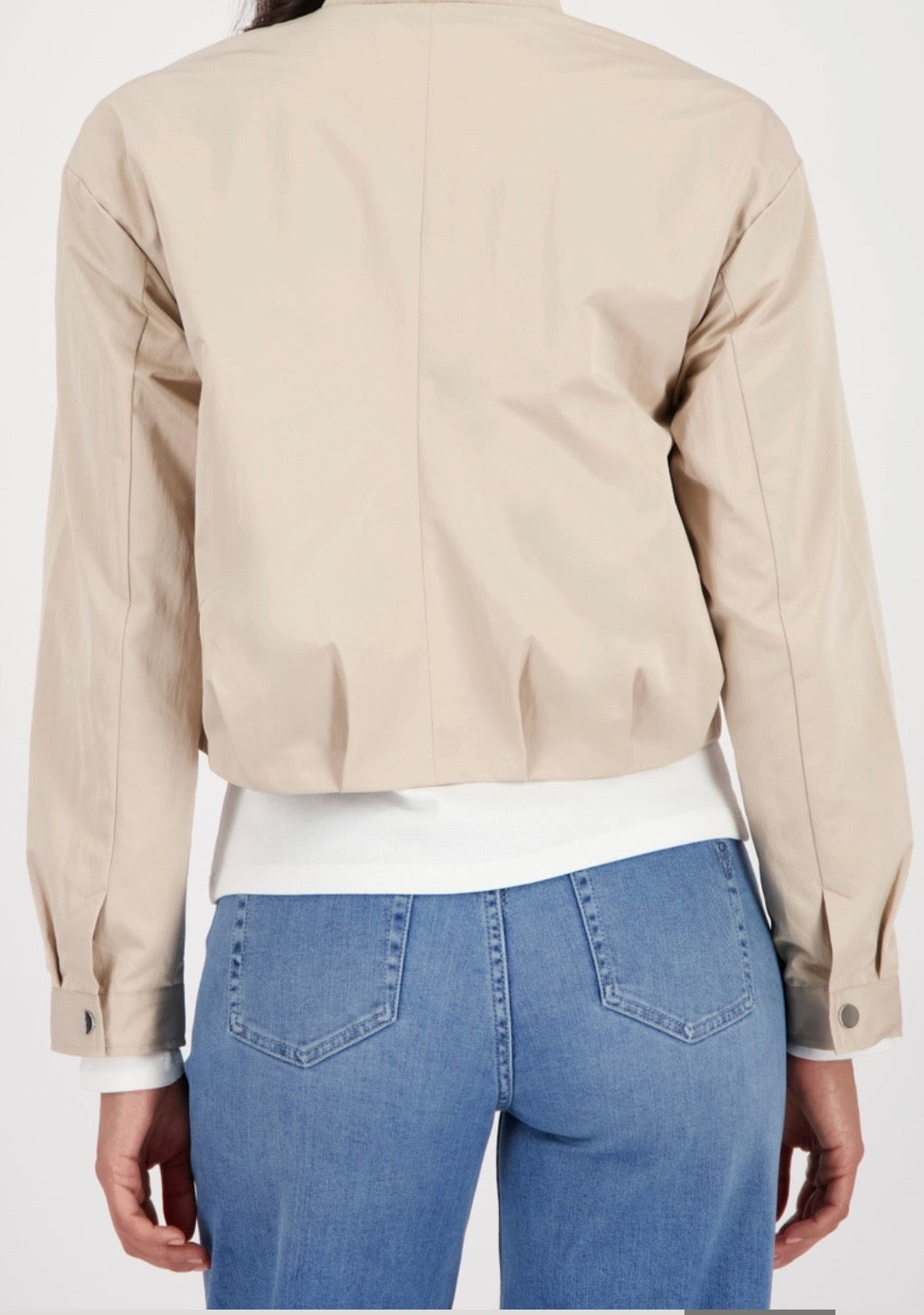 NEW NYLON JACKET
COLOR:SAND