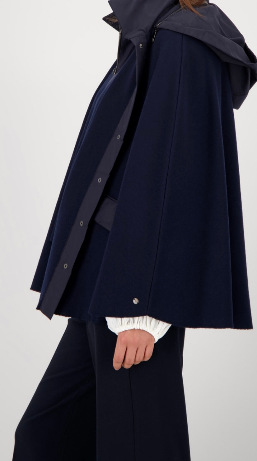 NEWDOUBLE-LAYERED CAPE WITH HOOD
COLOR: Night sky