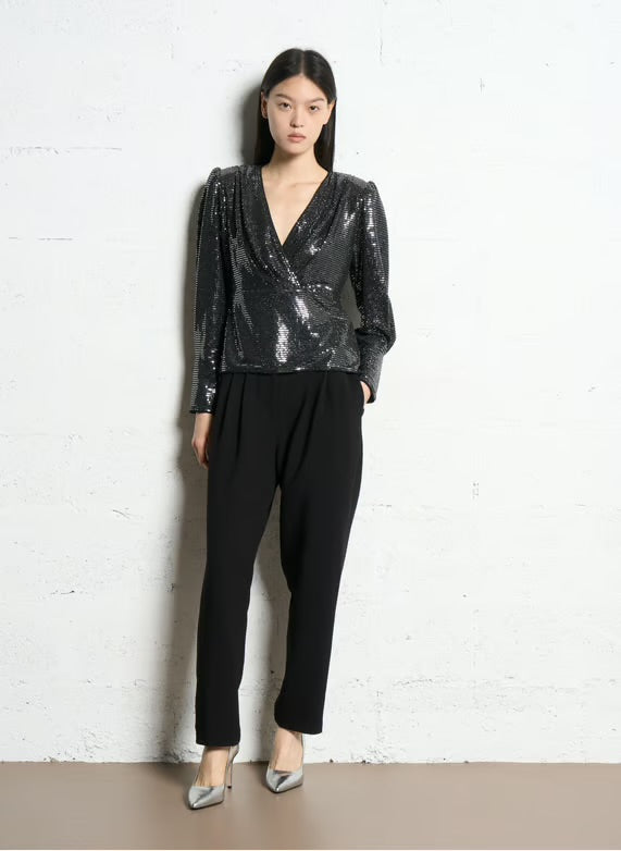 Suncoo
Structured sequin wrap top - Silver – LORENA