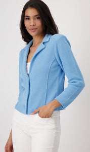 KNITTED BLAZER WITH RICE GRAIN PATTERN
COLOR: Spring water