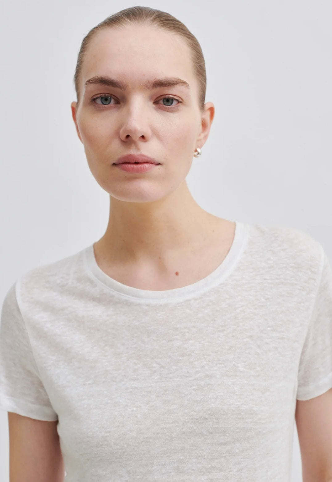 Peony O-Neck Tee white