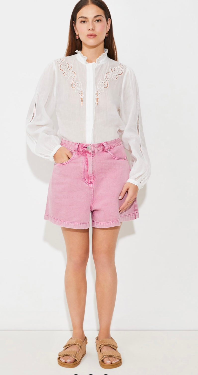 Leony
White embroidered linen voile blouse