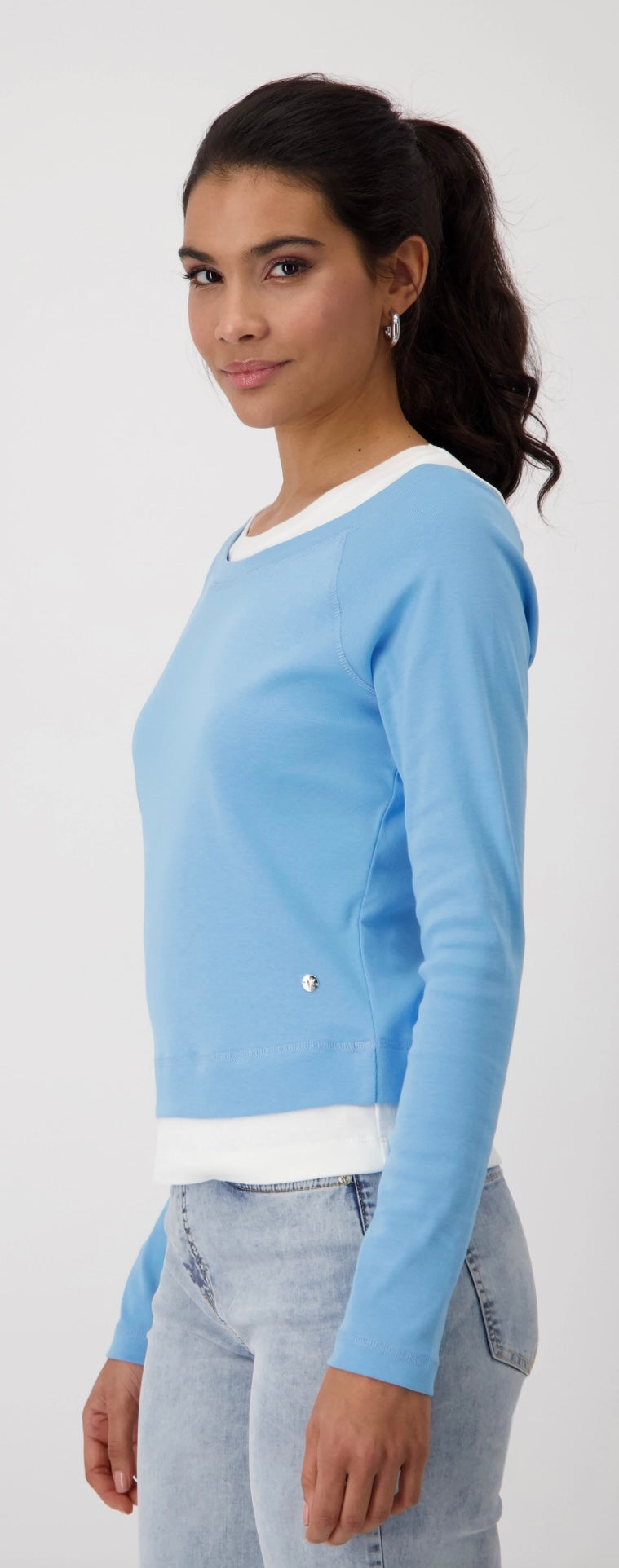 2-IN-1 SHIRT
COLOR: Spring water