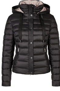 Buffer jacket with quilted panels