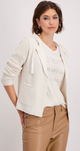 BLAZER WITH KNIT SLEEVES
COLOR: Creamy beige