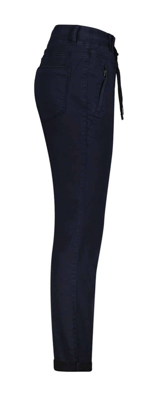 Red button Tessy jog in black