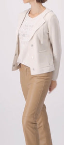 BLAZER WITH KNIT SLEEVES
COLOR: Creamy beige