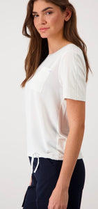 BLOUSE SHIRT WITH CHEST POCKET
COLOR OFF WHITE