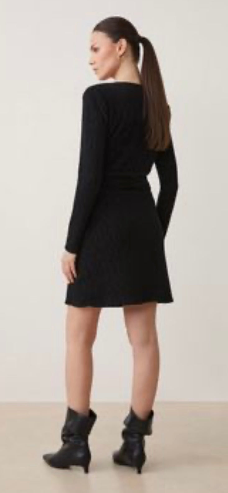SUNCOO Robe Cadix- Black Short V-neck dress