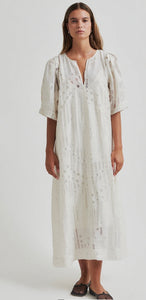 Nete Dress in coconut milk