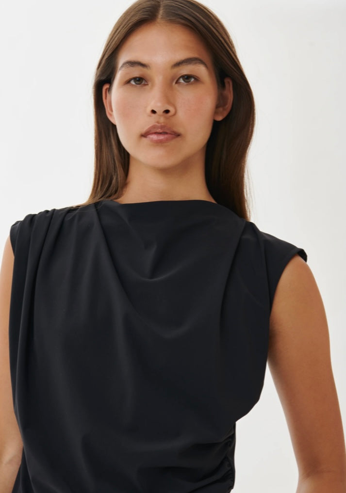 Nelly Top Technical Jersey
Black