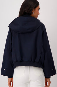 HOODED JACKET
COLOR: Deep ocean