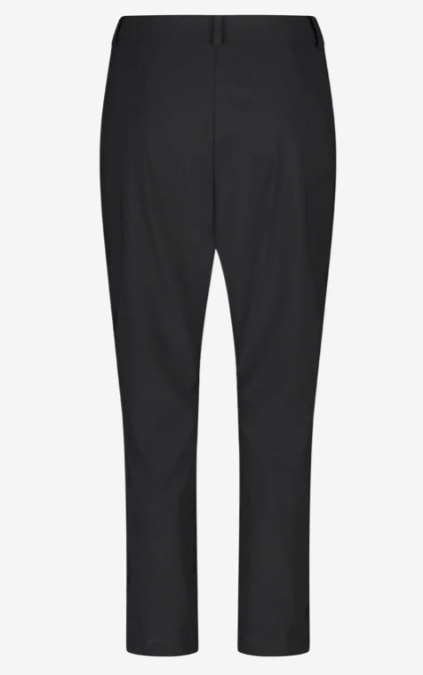 Miliana Pants Technical Jersey
Black