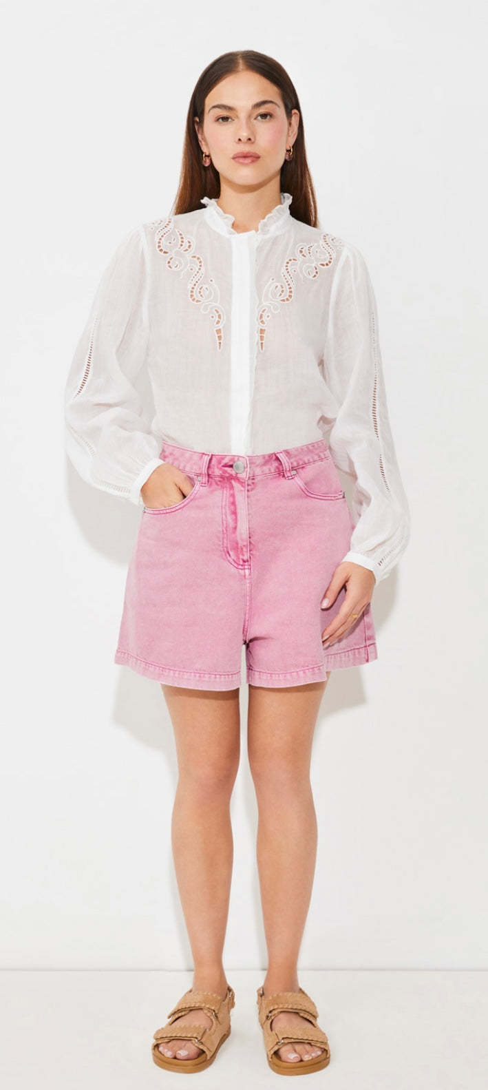 Leony
White embroidered linen voile blouse