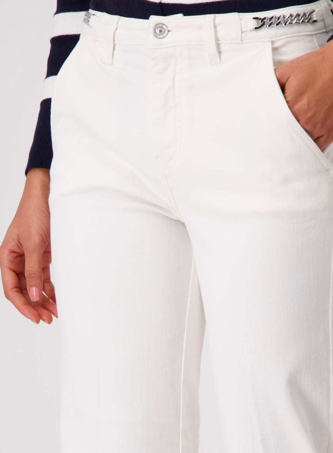 TROUSERS WITH CHAINS AT WAISTBAND
COLOR: Off-white