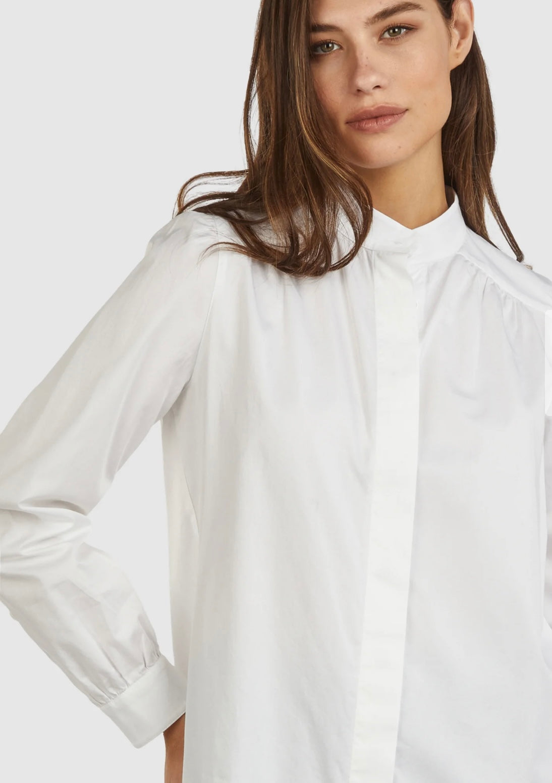 Cotton satin shirt in white