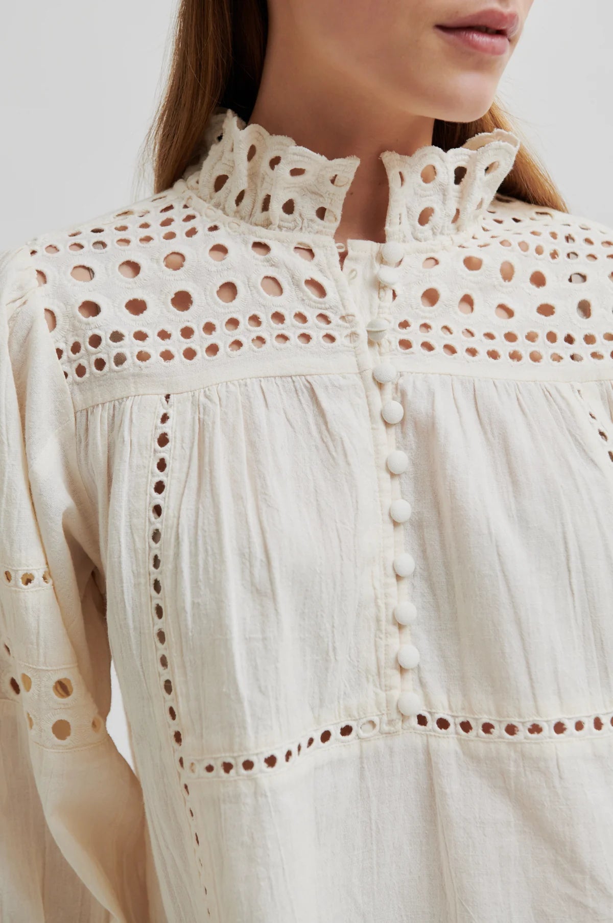 Brunie Blouse in ecru