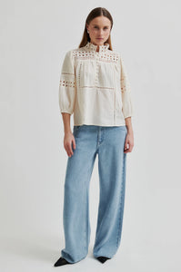Brunie Blouse in ecru