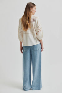 Brunie Blouse in ecru