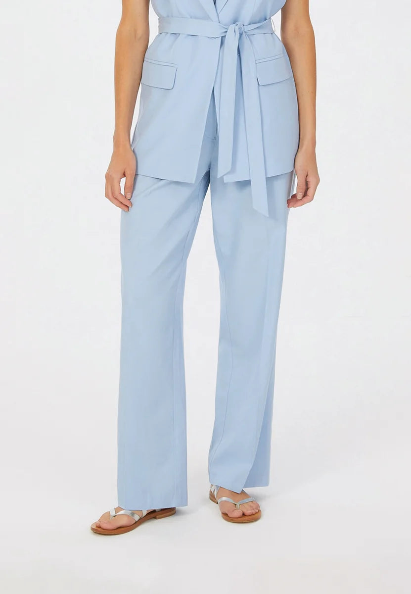 Pleated trousers in tencel twill