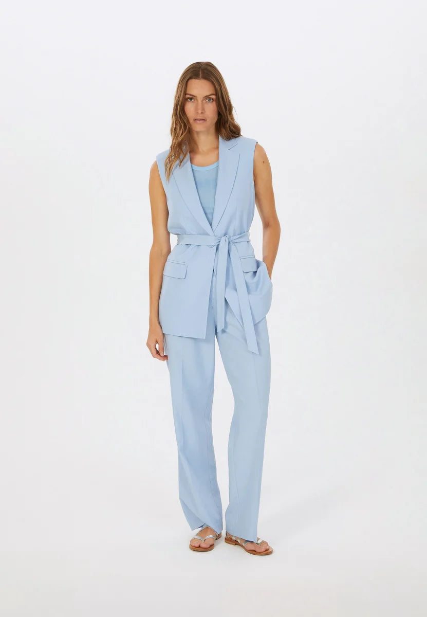 Pleated trousers in tencel twill