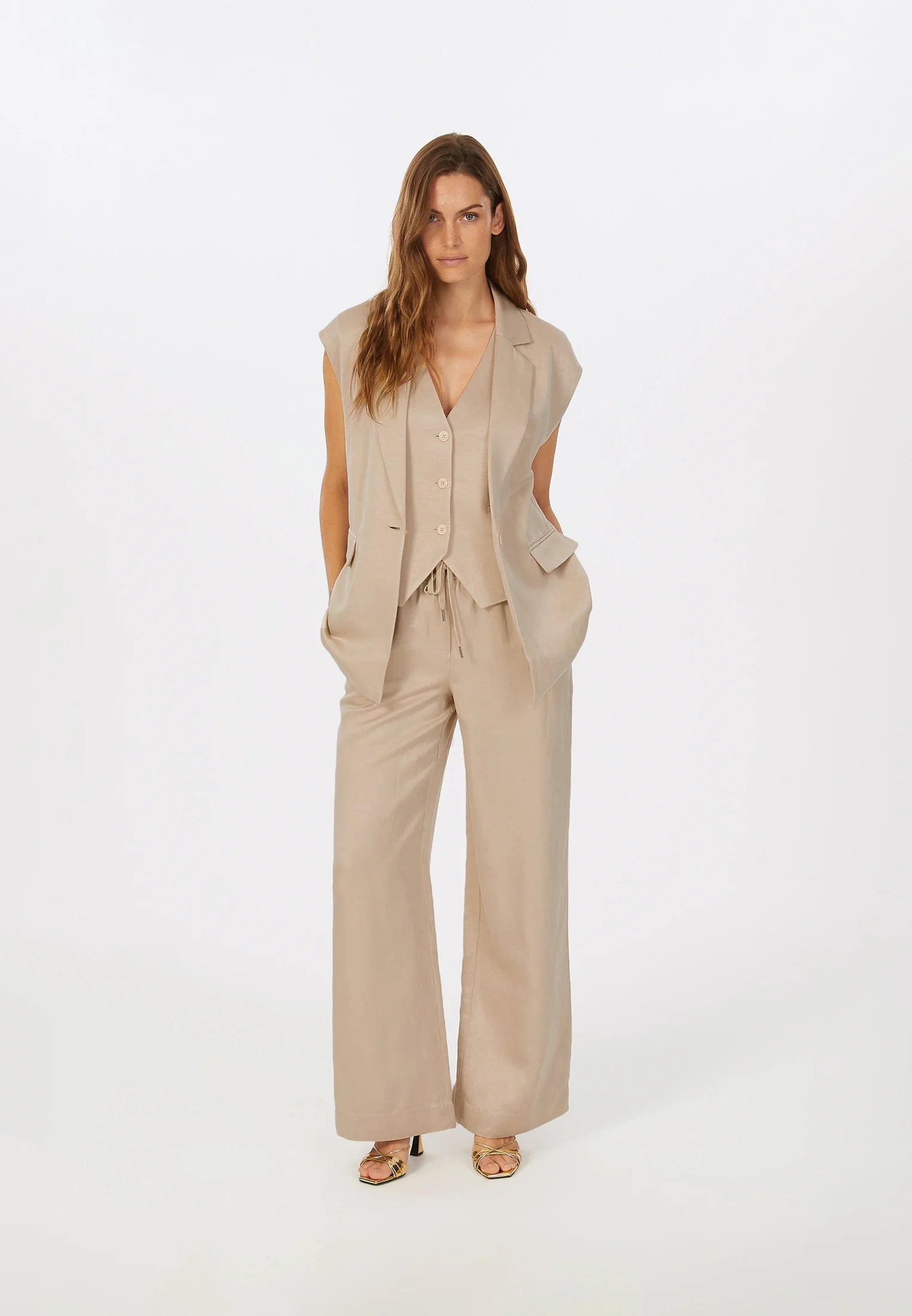 Pants in shimmering linen