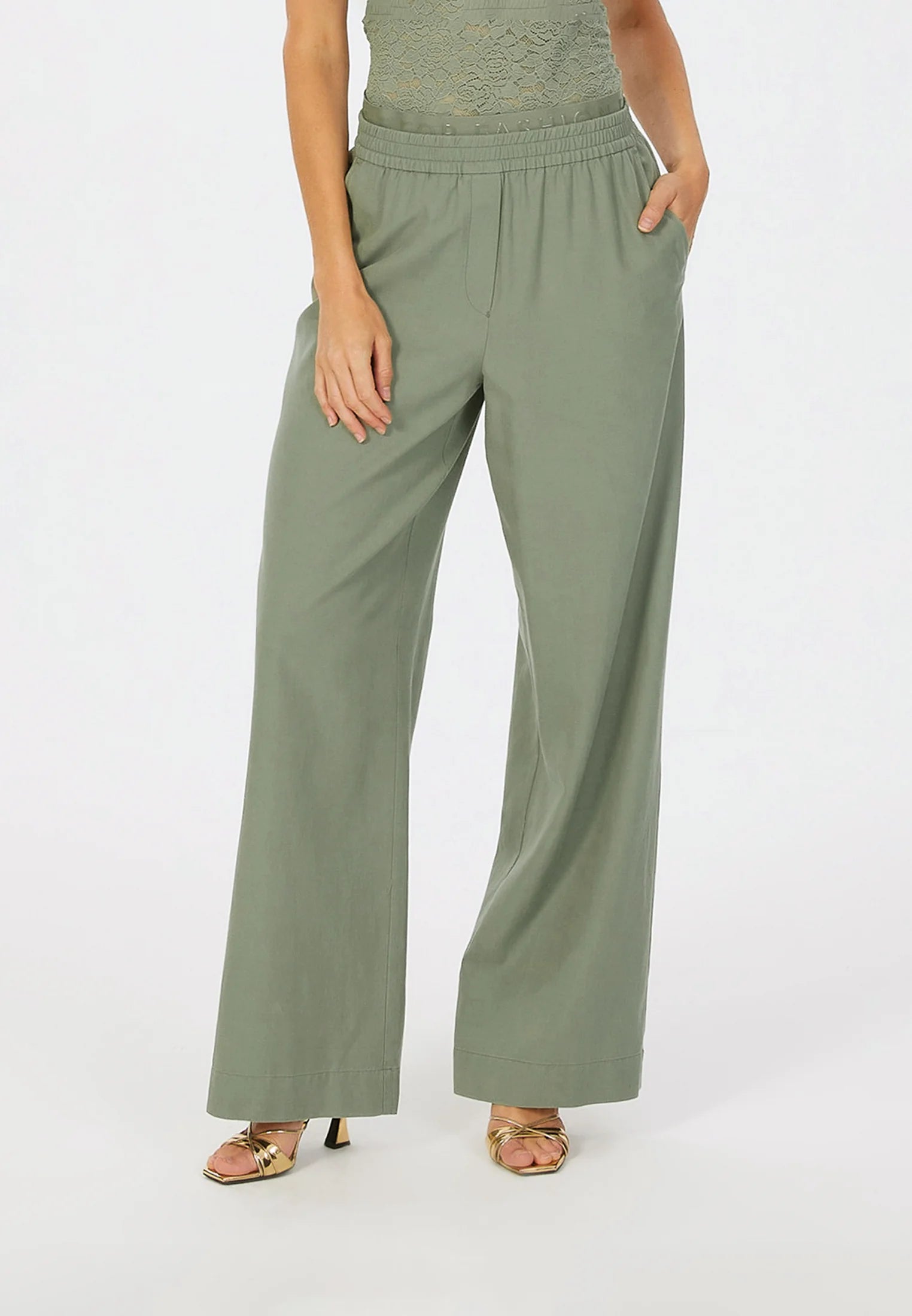 Tencel twill trousers in khaki