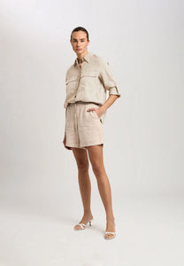 Linen shorts in desert