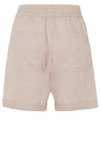 Linen shorts in desert