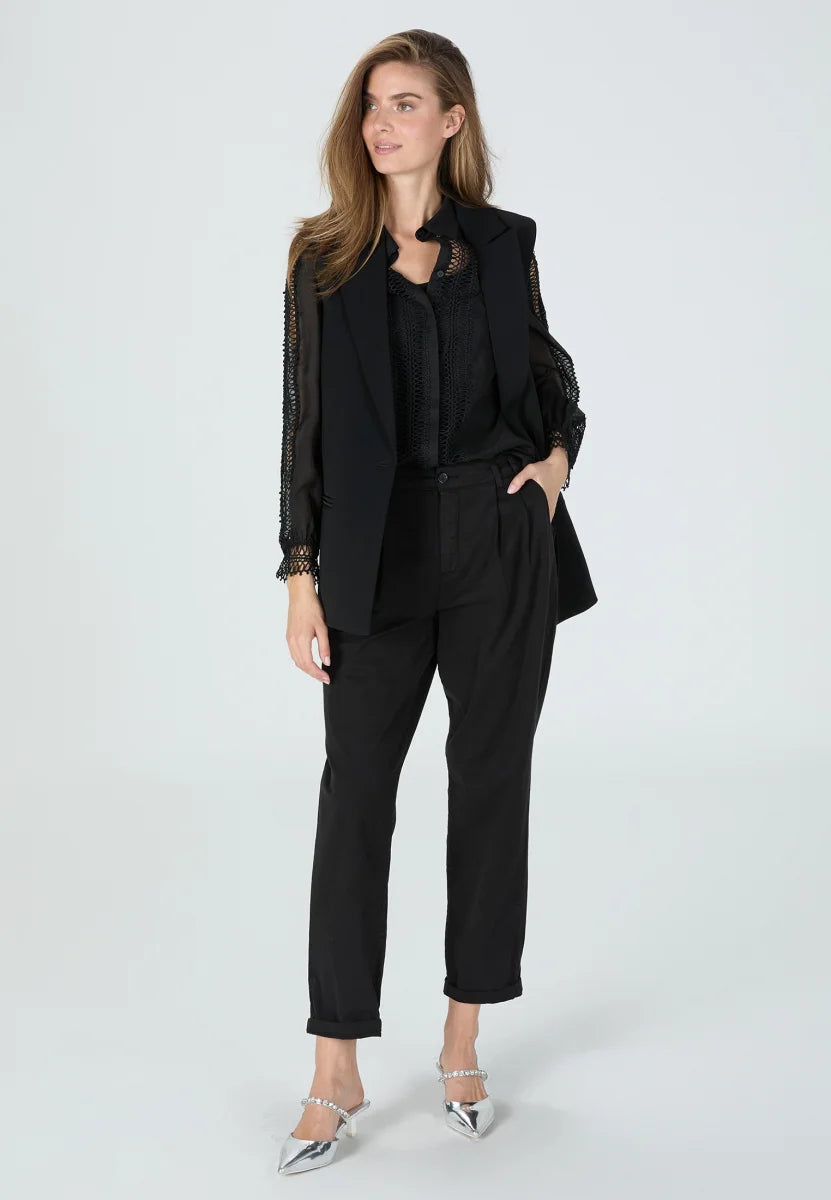 Pleated trousers made from a Tencel blend