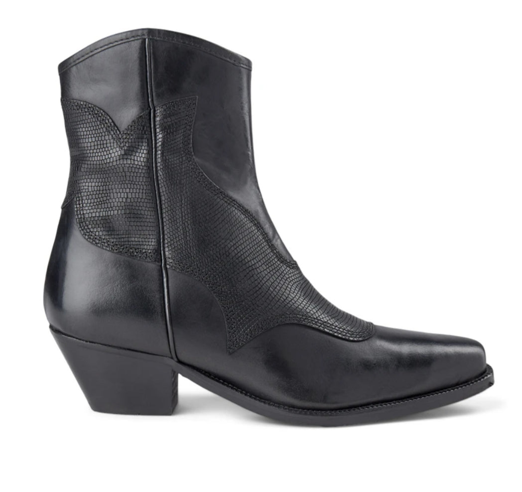 Shoe the Bear Lizard Leather Boot